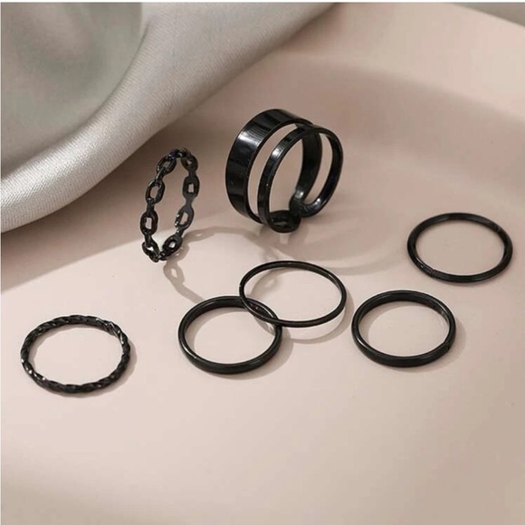 7-piece Minimalist ring set, Black - Picture 2 of 4